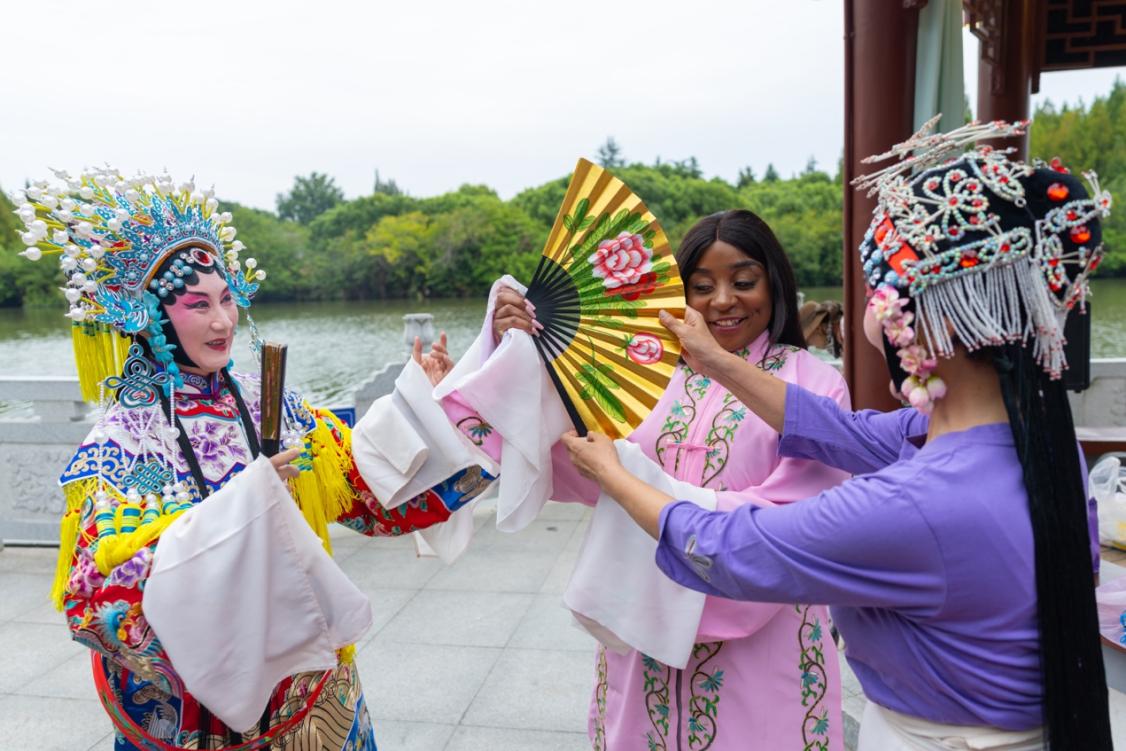 สื่อ 21 ประเทศเยือนเจียงซู สัมผัสการพัฒนาเทคโนโลยี-เกษตร พร้อมเรียนรู้การอนุรักษ์วัฒนธรรมจีน